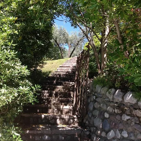 Bed and Breakfast Gardasee With Pool Soiano Del Lago