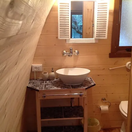 Bed and Breakfast Gardasee With Pool