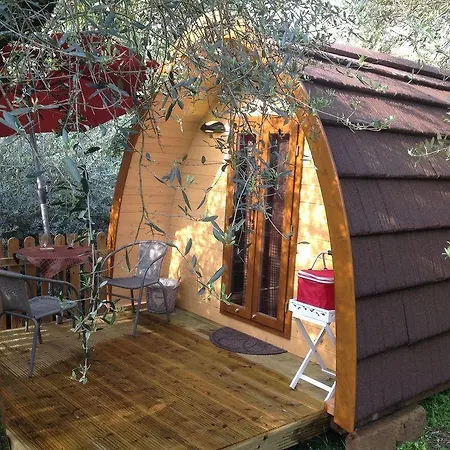Bed and Breakfast Gardasee With Pool Soiano Del Lago