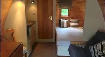 Bed and Breakfast Gardasee With Pool